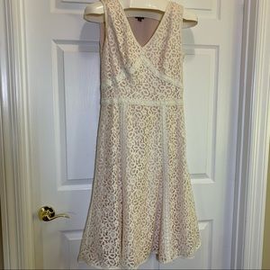 Ann Taylor Cream Lace Sleeveless Dress Size 6